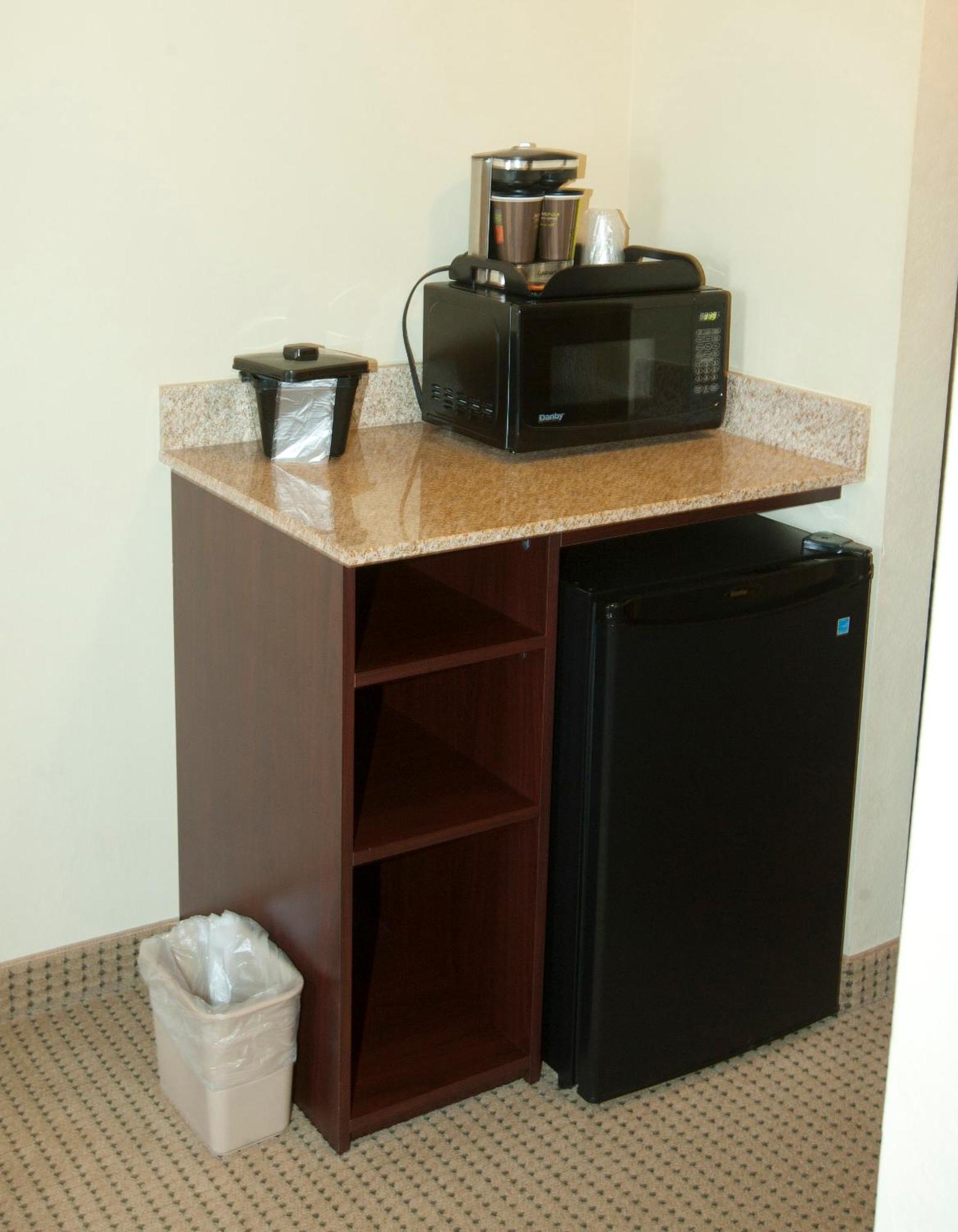 Cobblestone Inn&Suites - Langdon Chambre photo