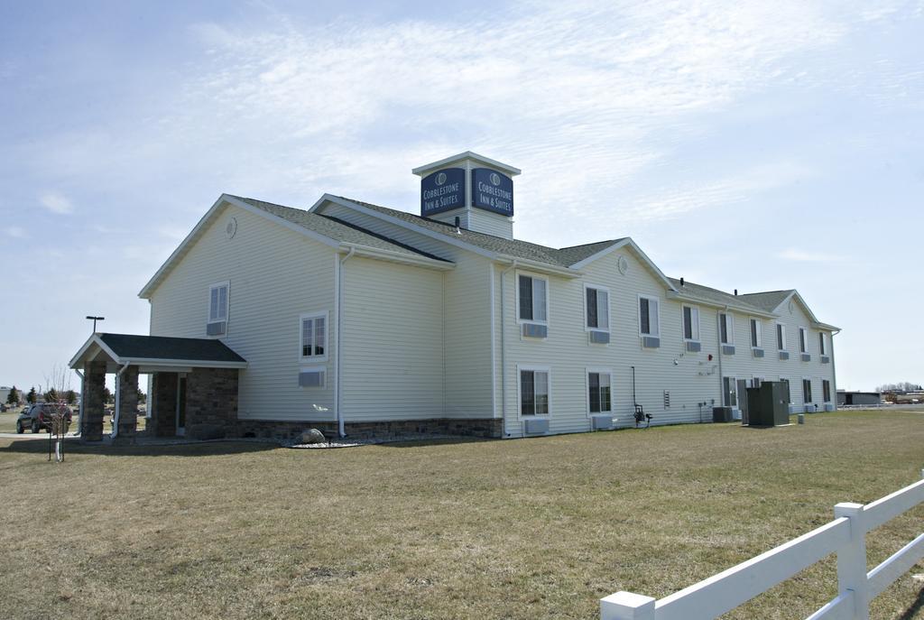 Cobblestone Inn&Suites - Langdon Extérieur photo