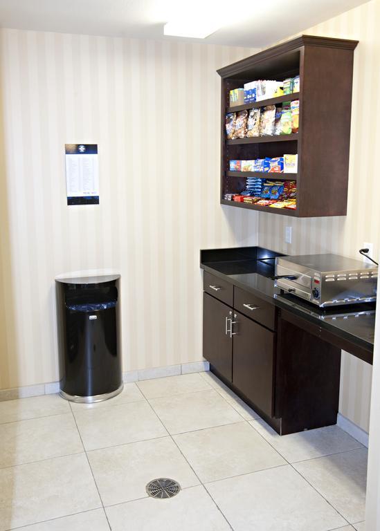 Cobblestone Inn&Suites - Langdon Extérieur photo