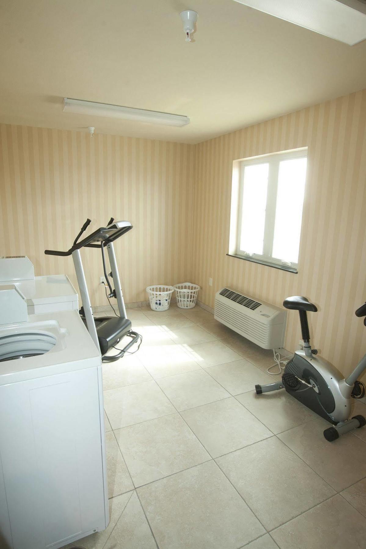 Cobblestone Inn&Suites - Langdon Extérieur photo